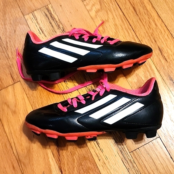 Black and Pink Adidas soccer cleats - Picture 2 of 4